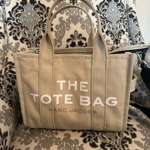 Marc Jacobs Mini Tote🤍🤍🤍🤍